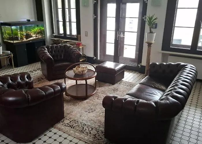 Die Villa, Zimmer 17, Dz