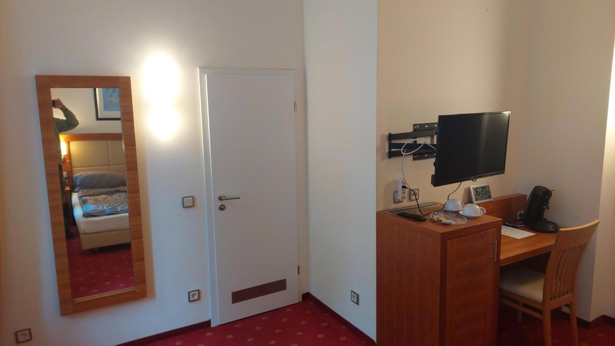 Villa, 17, Dz Apartment Leverkusen